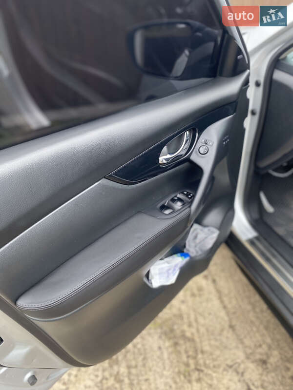 Внедорожник / Кроссовер Nissan Rogue 2019 в Конотопе