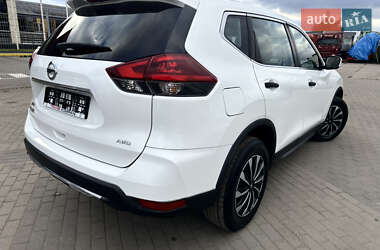 Позашляховик / Кросовер Nissan Rogue 2017 в  фото 3 Позашляховик / Кросовер Nissan Rogue 2017 в