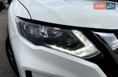 Позашляховик / Кросовер Nissan Rogue 2017 в  фото 12 Позашляховик / Кросовер Nissan Rogue 2017 в