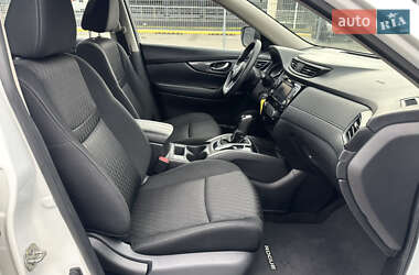 Позашляховик / Кросовер Nissan Rogue 2017 в  фото 21 Позашляховик / Кросовер Nissan Rogue 2017 в