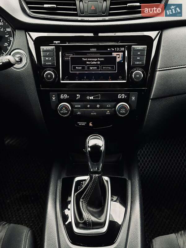 Позашляховик / Кросовер Nissan Rogue 2017 в Кропивницькому