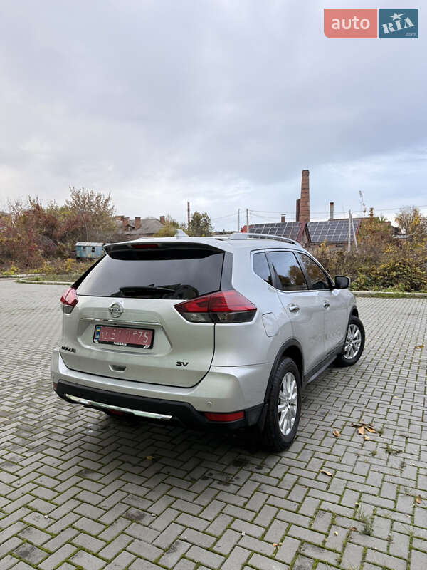 Внедорожник / Кроссовер Nissan Rogue 2018 в Ромнах