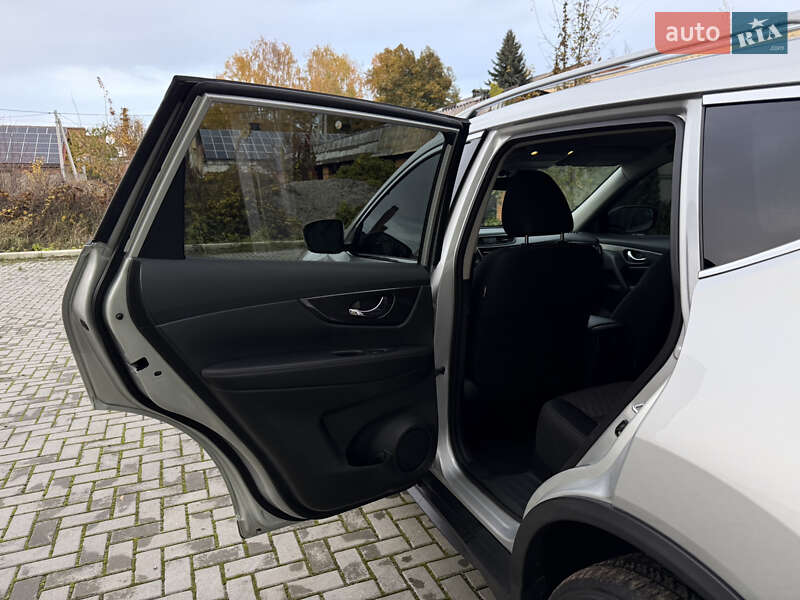 Внедорожник / Кроссовер Nissan Rogue 2018 в Ромнах