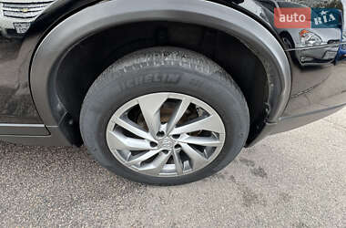 Позашляховик / Кросовер Nissan Rogue 2015 в  фото 24 Позашляховик / Кросовер Nissan Rogue 2015 в