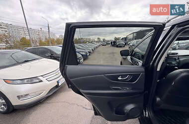 Позашляховик / Кросовер Nissan Rogue 2015 в  фото 43 Позашляховик / Кросовер Nissan Rogue 2015 в