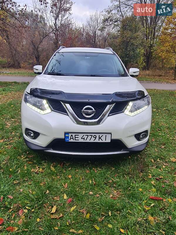 Внедорожник / Кроссовер Nissan Rogue 2016 в Днепре
