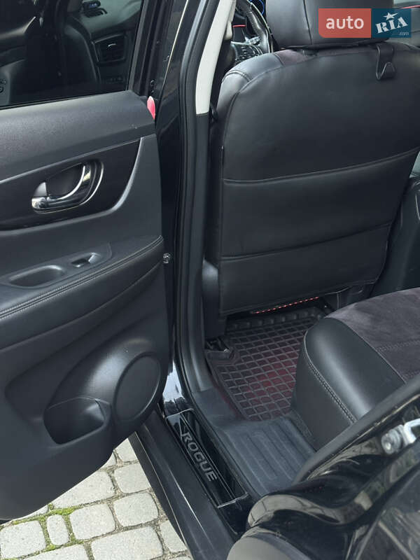 Внедорожник / Кроссовер Nissan Rogue 2017 в Мельнице-Подольской