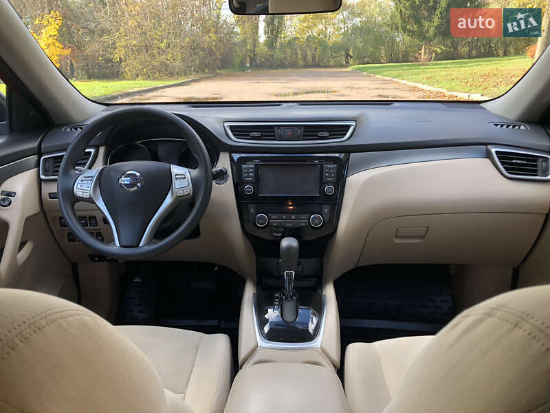 Внедорожник / Кроссовер Nissan Rogue 2016 в Житомире