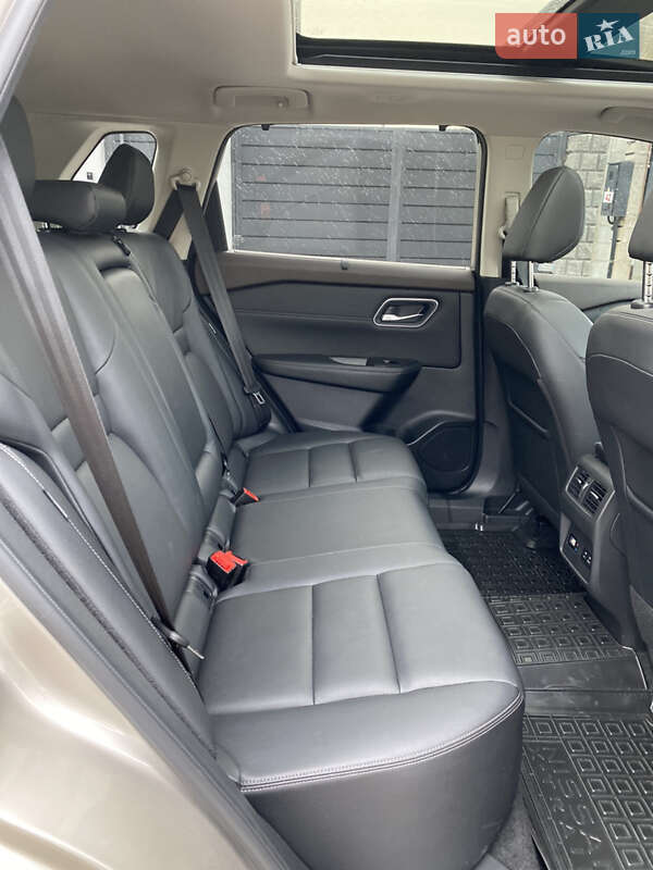 Позашляховик / Кросовер Nissan Rogue 2021 в Рівному