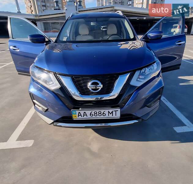 Внедорожник / Кроссовер Nissan Rogue 2016 в Киеве