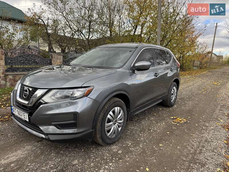 Позашляховик / Кросовер Nissan Rogue 2017 в Чорткові