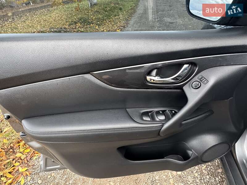 Позашляховик / Кросовер Nissan Rogue 2017 в Чорткові