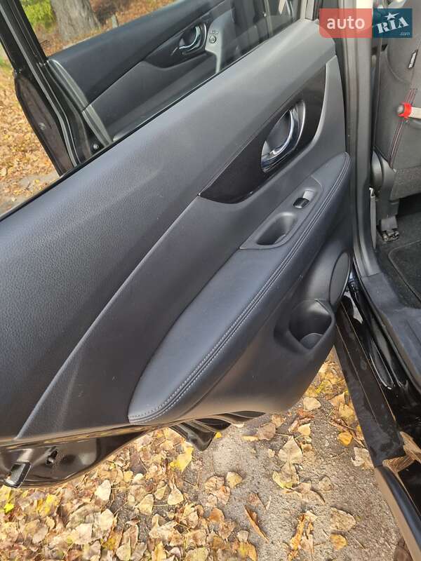 Внедорожник / Кроссовер Nissan Rogue 2017 в Киеве фото 11 Внедорожник / Кроссовер Nissan Rogue 2017 в Киеве