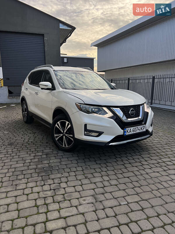 Внедорожник / Кроссовер Nissan Rogue 2019 в Киеве