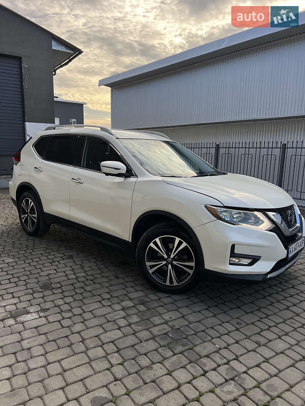 Внедорожник / Кроссовер Nissan Rogue 2019 в Киеве