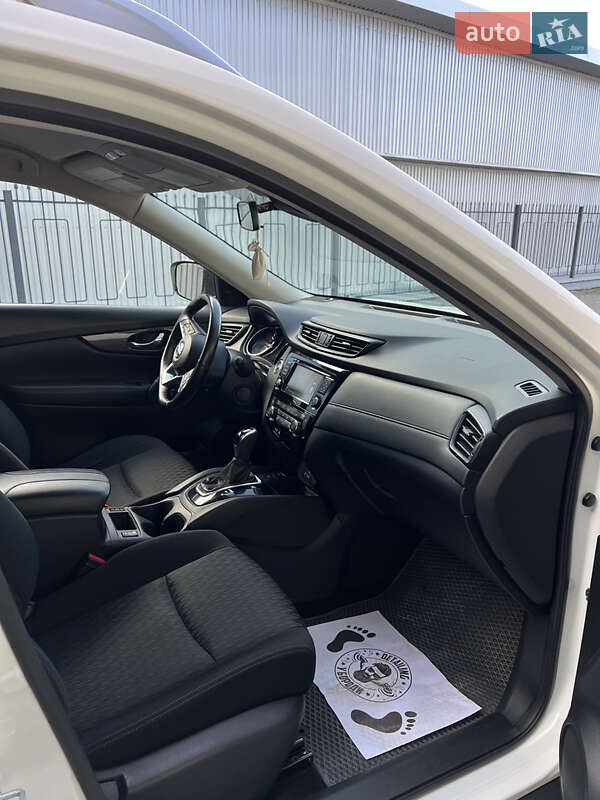 Внедорожник / Кроссовер Nissan Rogue 2019 в Киеве