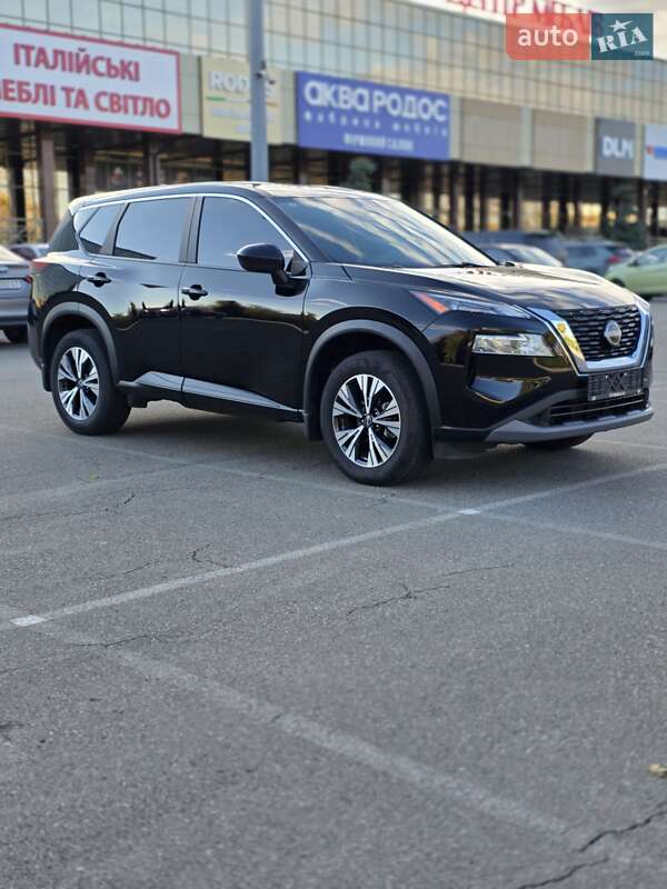 Внедорожник / Кроссовер Nissan Rogue 2023 в Киеве