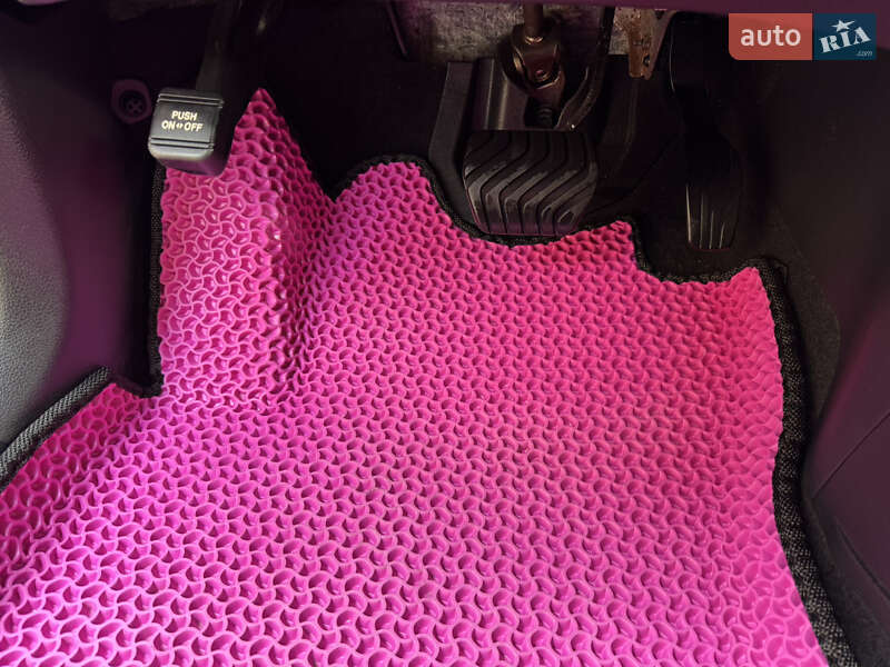 Внедорожник / Кроссовер Nissan Rogue 2019 в Виннице