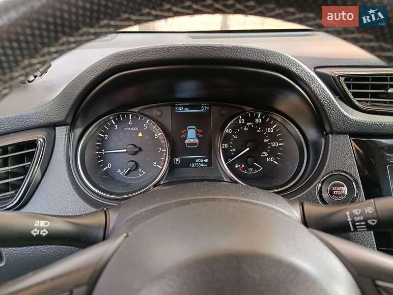 Внедорожник / Кроссовер Nissan Rogue 2016 в Хмельницком