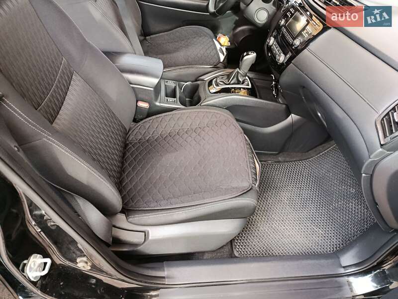 Внедорожник / Кроссовер Nissan Rogue 2016 в Хмельницком