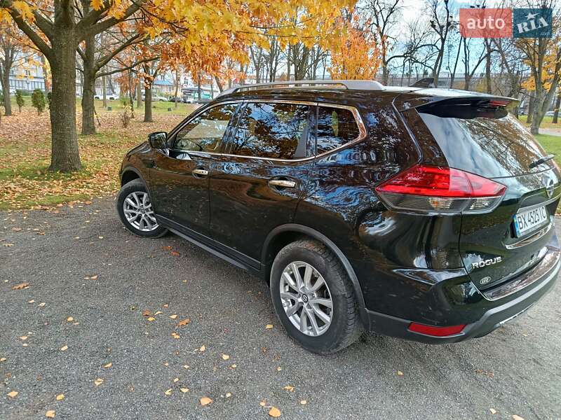 Внедорожник / Кроссовер Nissan Rogue 2016 в Хмельницком