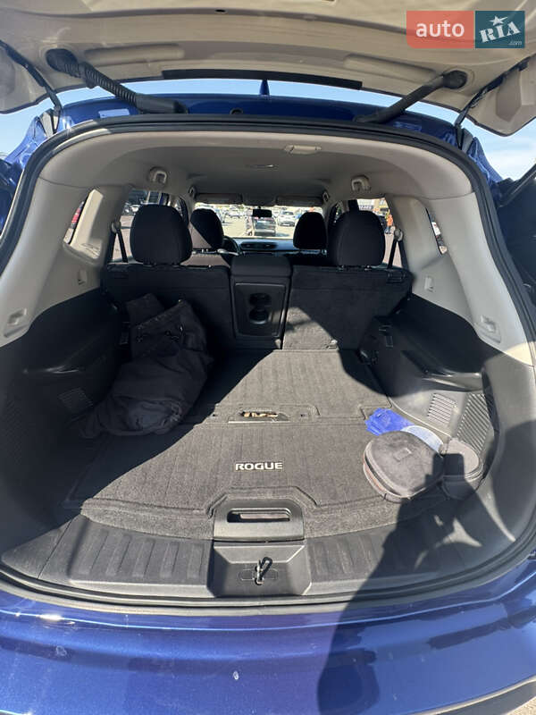 Внедорожник / Кроссовер Nissan Rogue 2016 в Киеве