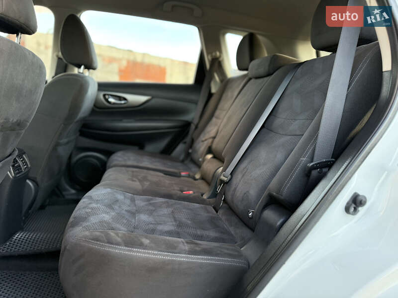 Позашляховик / Кросовер Nissan Rogue 2015 в Івано-Франківську