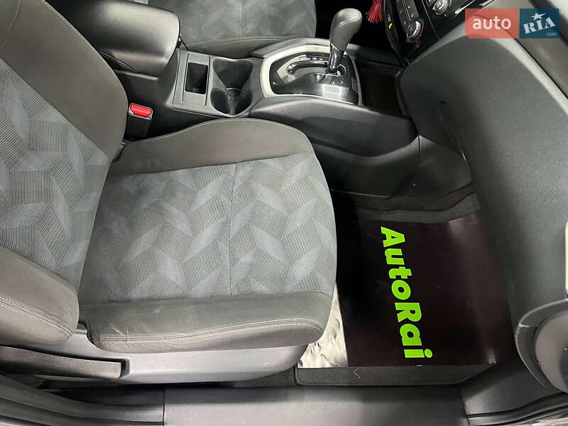 Внедорожник / Кроссовер Nissan Rogue 2016 в Одессе