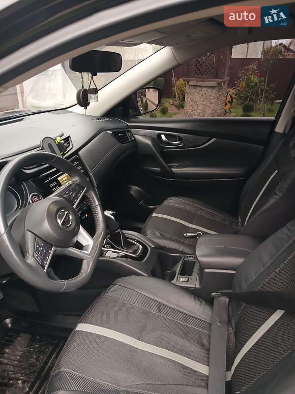 Позашляховик / Кросовер Nissan Rogue 2017 в Івано-Франківську