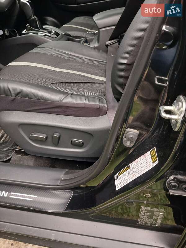 Позашляховик / Кросовер Nissan Rogue 2017 в Івано-Франківську