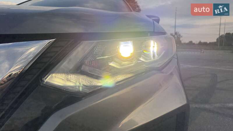 Позашляховик / Кросовер Nissan Rogue 2018 в Києві