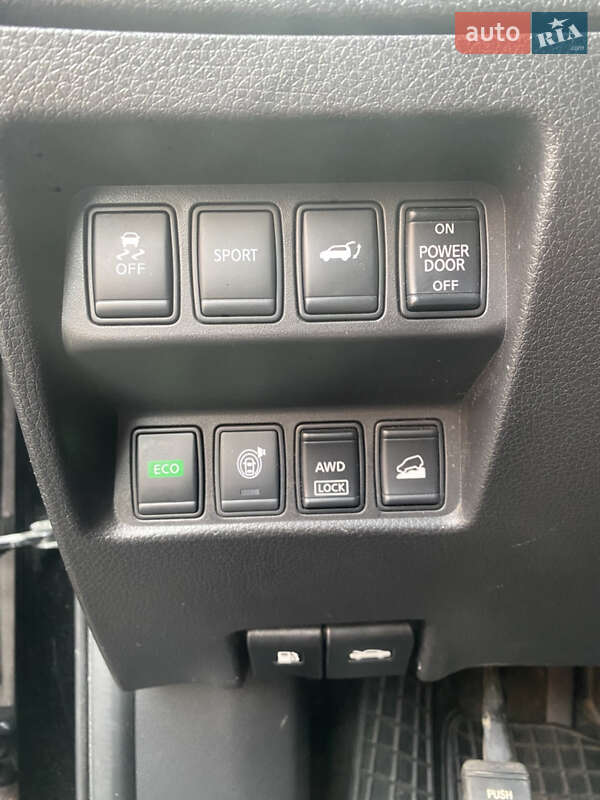 Внедорожник / Кроссовер Nissan Rogue 2016 в Киеве фото 8 Внедорожник / Кроссовер Nissan Rogue 2016 в Киеве