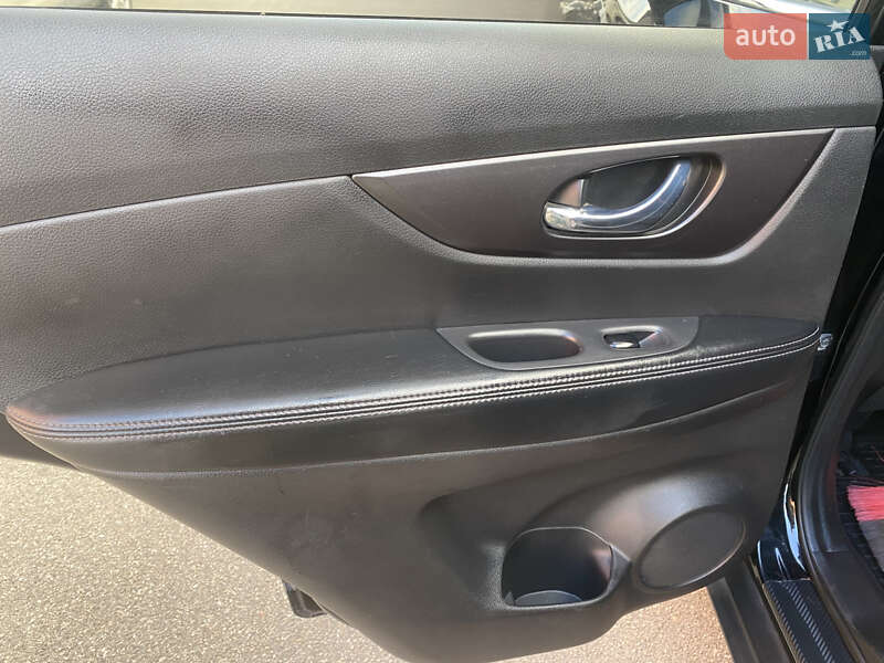 Внедорожник / Кроссовер Nissan Rogue 2016 в Киеве фото 16 Внедорожник / Кроссовер Nissan Rogue 2016 в Киеве
