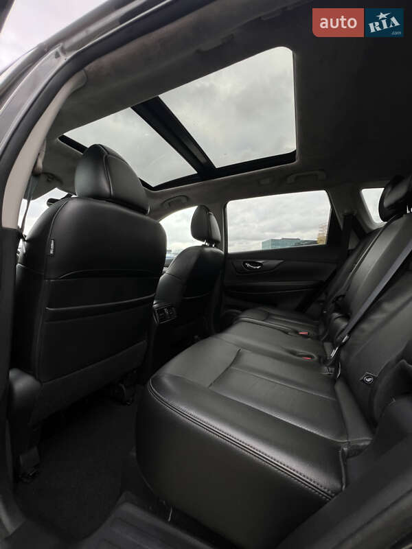 Внедорожник / Кроссовер Nissan Rogue 2016 в Киеве