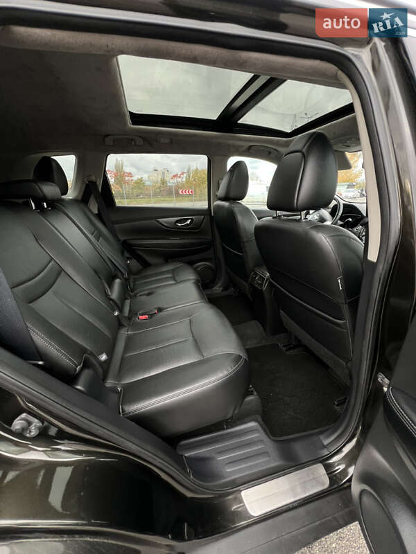 Внедорожник / Кроссовер Nissan Rogue 2016 в Киеве