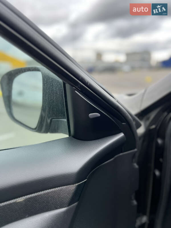 Внедорожник / Кроссовер Nissan Rogue 2016 в Киеве