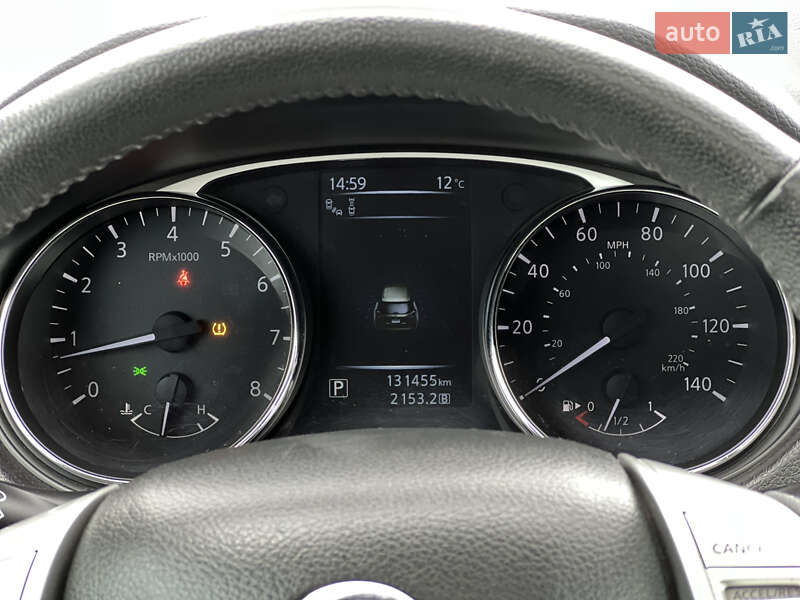 Внедорожник / Кроссовер Nissan Rogue 2016 в Киеве