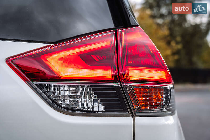 Внедорожник / Кроссовер Nissan Rogue 2018 в Белой Церкви