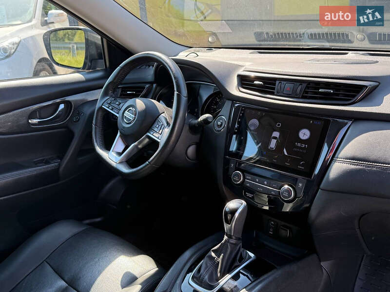 Внедорожник / Кроссовер Nissan Rogue 2018 в Стрые