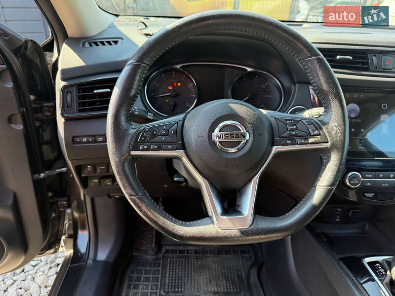 Внедорожник / Кроссовер Nissan Rogue 2018 в Стрые