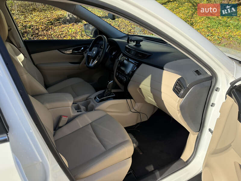 Внедорожник / Кроссовер Nissan Rogue 2019 в Корсуне-Шевченковском