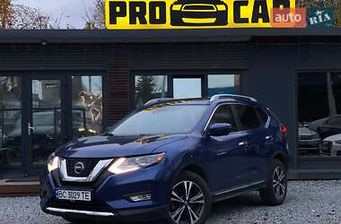 Внедорожник / Кроссовер Nissan Rogue 2017 в Львове