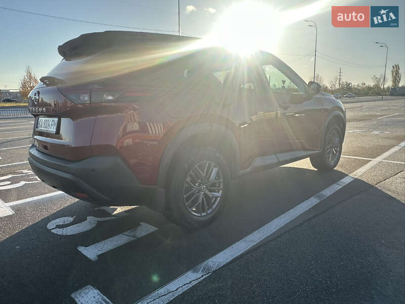 Внедорожник / Кроссовер Nissan Rogue 2021 в Киеве