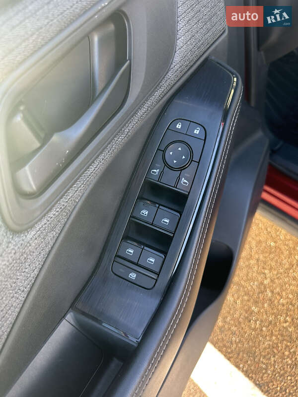 Внедорожник / Кроссовер Nissan Rogue 2021 в Киеве