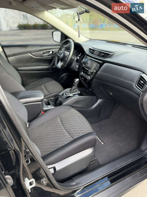 Внедорожник / Кроссовер Nissan Rogue 2018 в Киеве