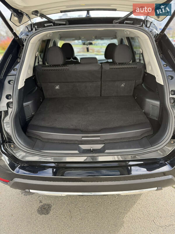 Внедорожник / Кроссовер Nissan Rogue 2018 в Киеве