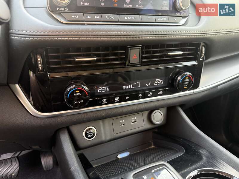 Внедорожник / Кроссовер Nissan Rogue 2021 в Киеве