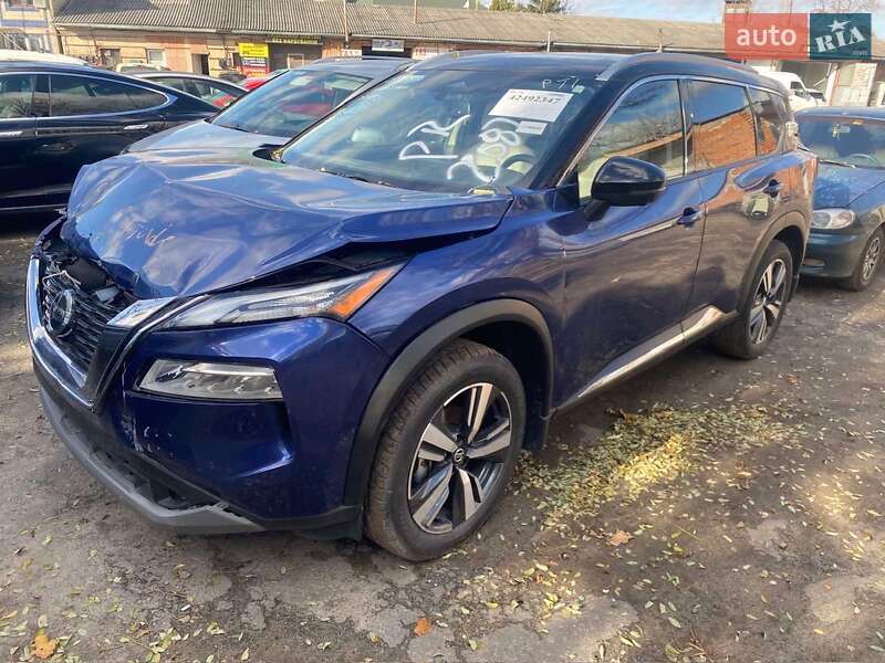 Внедорожник / Кроссовер Nissan Rogue 2021 в Львове