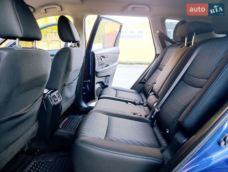 Внедорожник / Кроссовер Nissan Rogue 2018 в Виннице