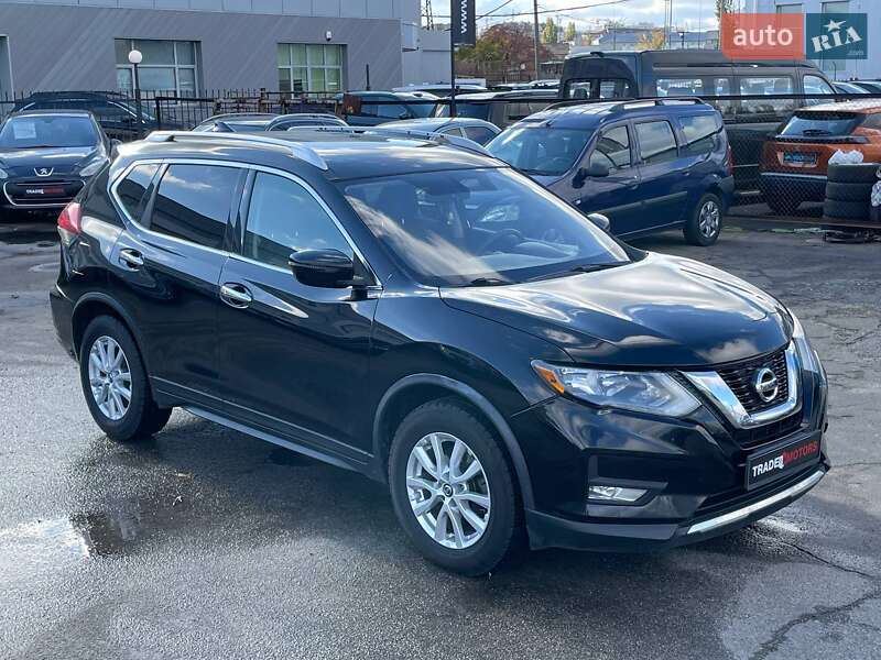Позашляховик / Кросовер Nissan Rogue 2017 в Києві